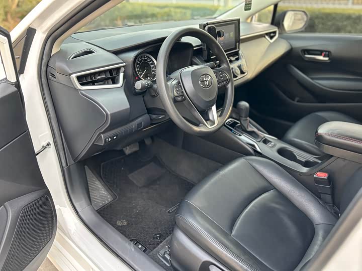 Фото 6 - Toyota Corolla