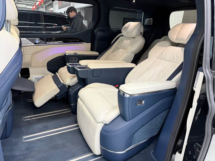 Фото 6 - Zeekr 009