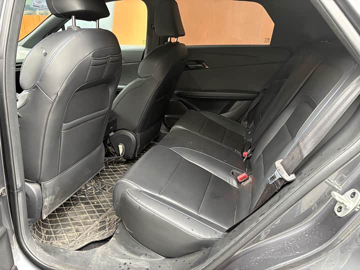 Фото 6 - MG Motor 4 EV