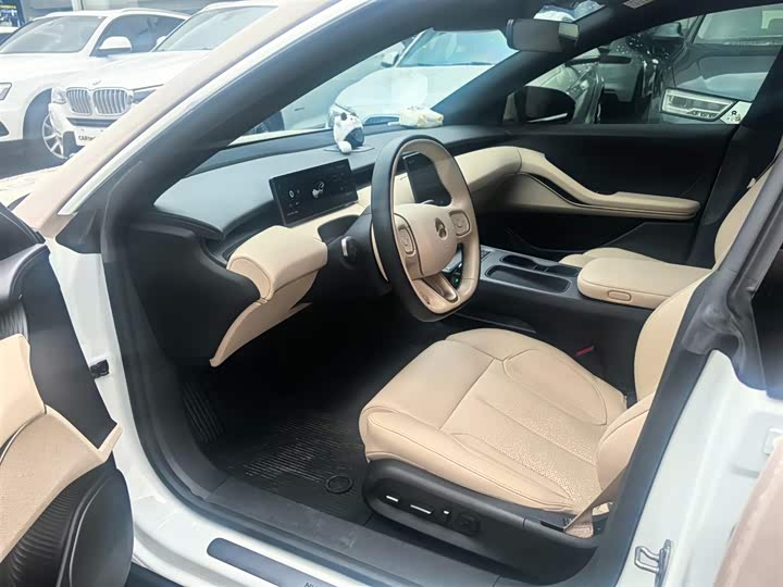 Фото 3 - Nio ET5T