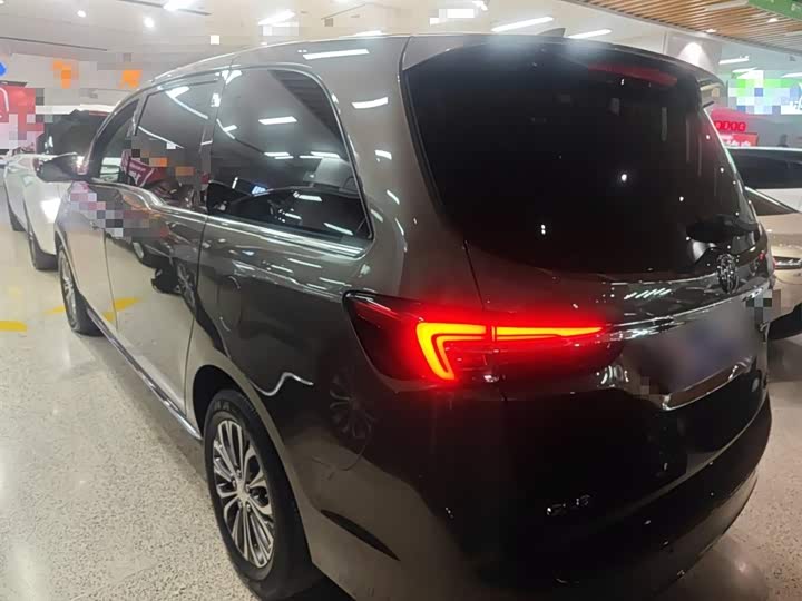 Фото 5 - Buick GL8 ES