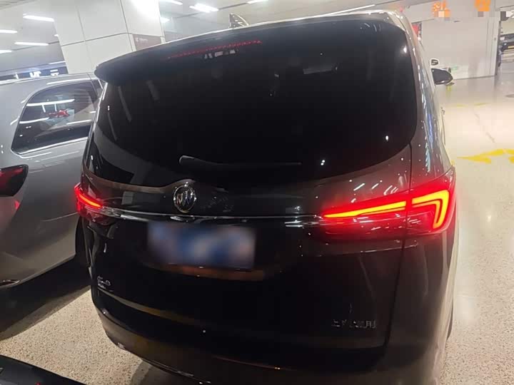 Фото 6 - Buick GL8 ES