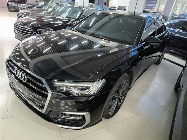 Фото 1 - Audi A6L