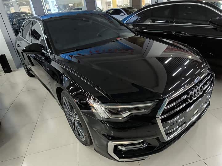 Фото 4 - Audi A6L