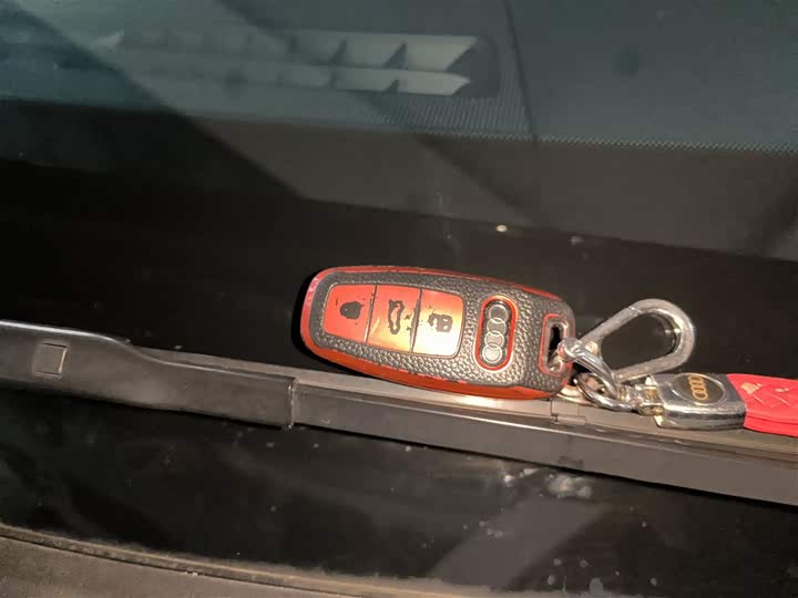 Фото 9 - Audi A6L