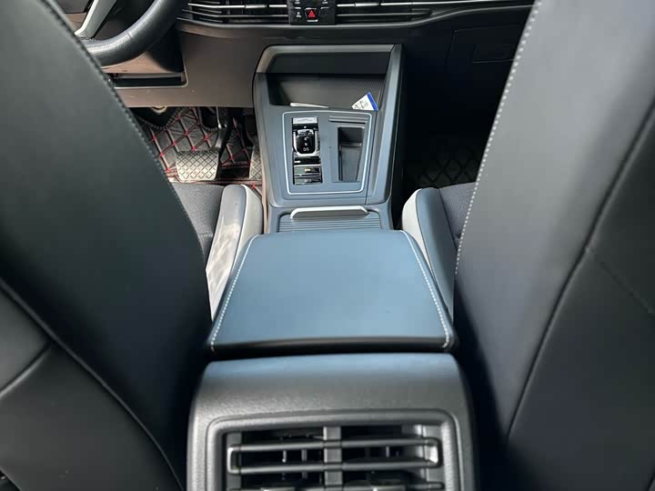 Фото 8 - Volkswagen Golf