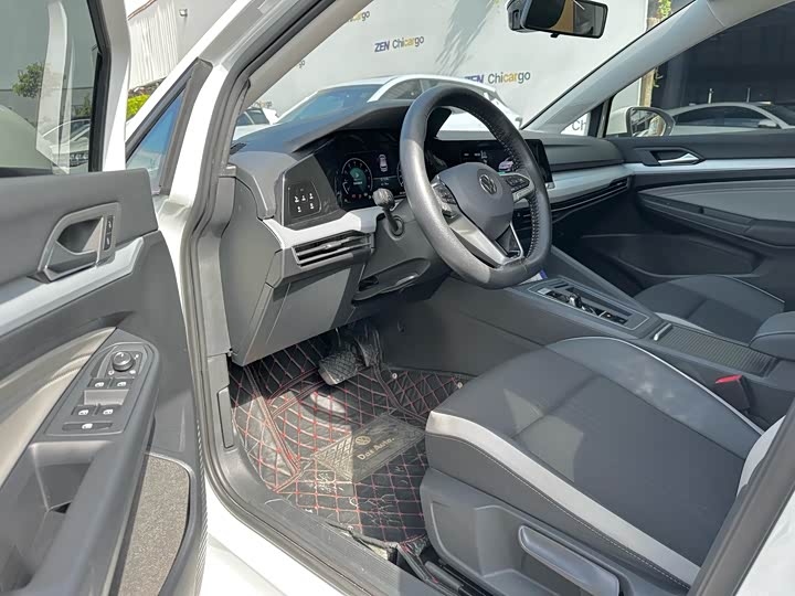 Фото 9 - Volkswagen Golf