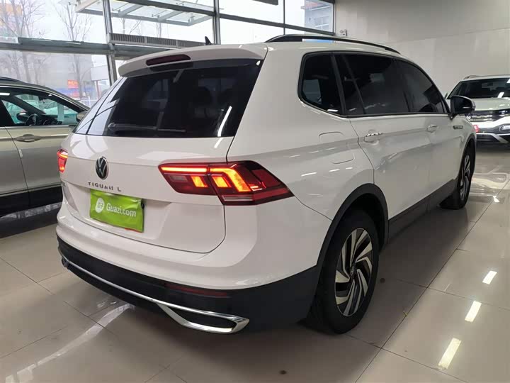 Фото 7 - Volkswagen Tiguan L Pro