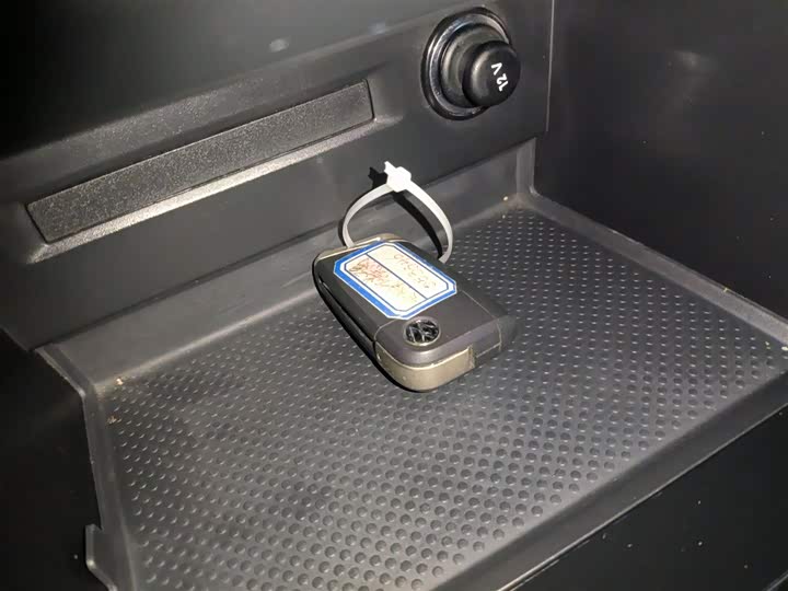 Фото 9 - Volkswagen Tiguan L Pro