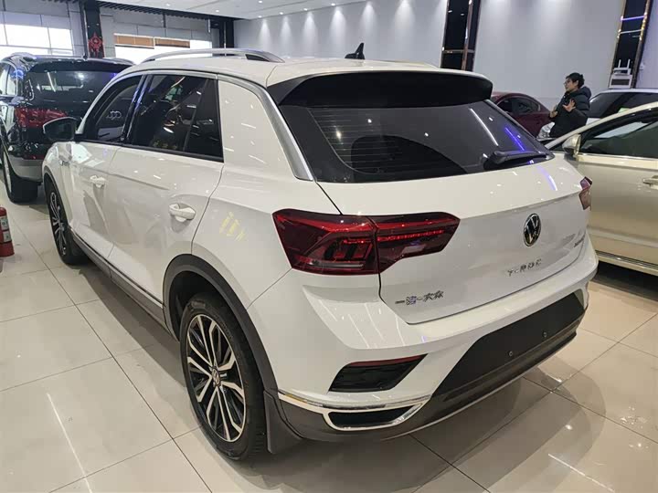 Фото 5 - Volkswagen T-Roc