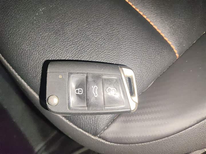 Фото 9 - Volkswagen T-Roc