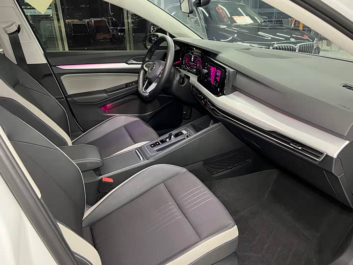 Фото 9 - Volkswagen Golf