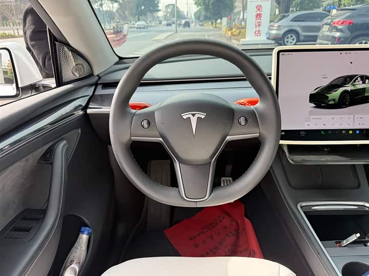 Фото 6 - Tesla Model Y