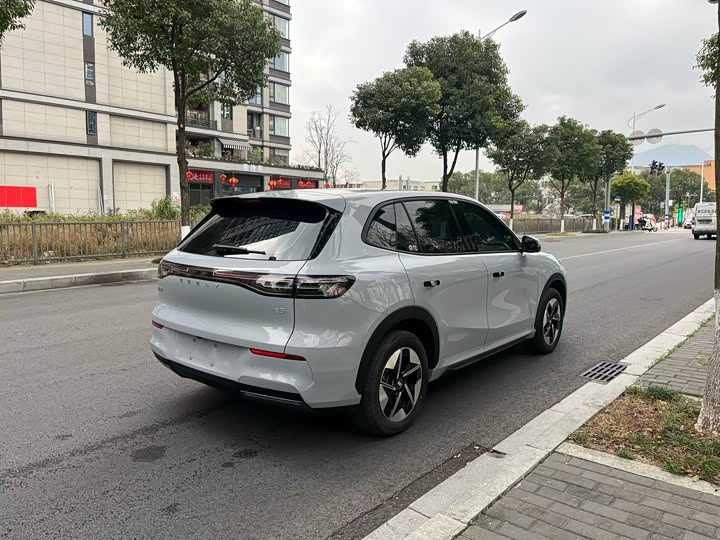 Фото 6 - Geely Galaxy E5