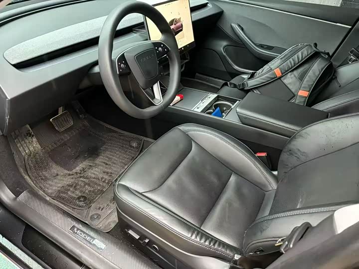 Фото 2 - Tesla Model 3