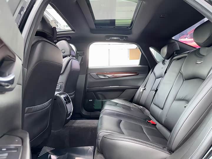 Фото 8 - Cadillac CT6