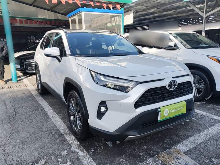 Фото 4 - Toyota RAV4