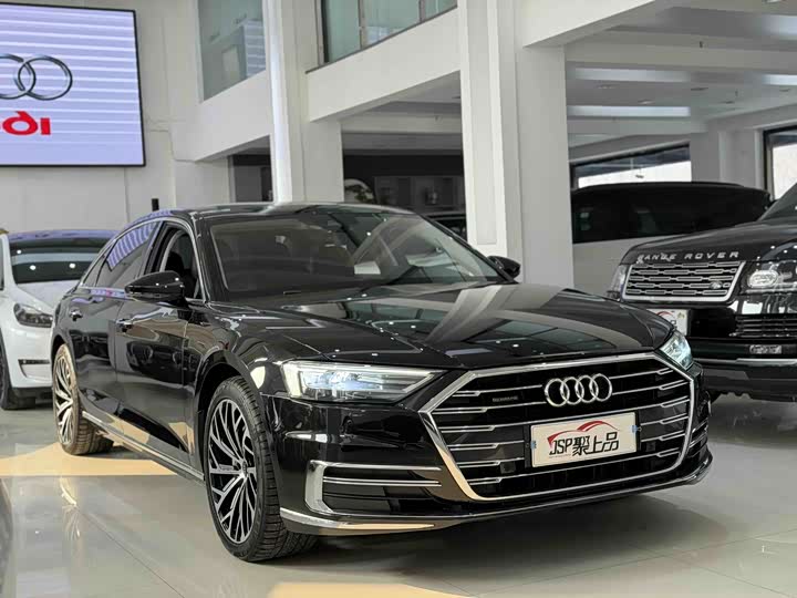 Фото 3 - Audi A8