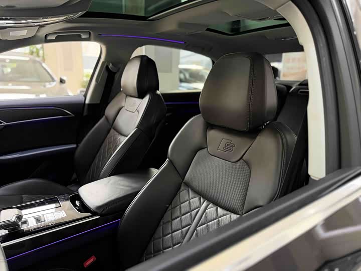 Фото 6 - Audi A8