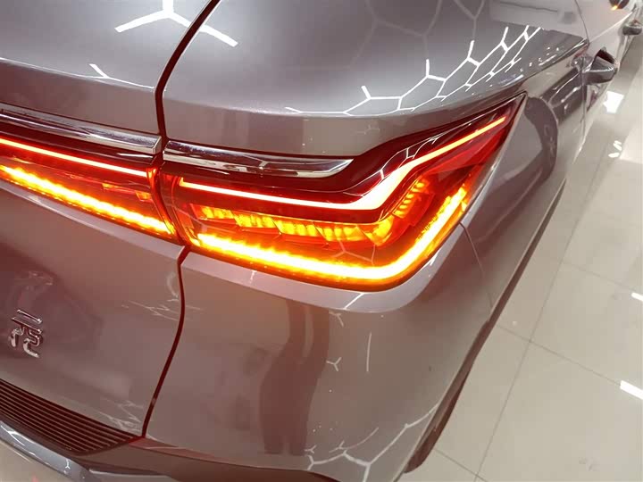 Фото 8 - BYD Yuan Plus