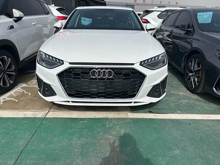 Фото 2 - Audi A4L