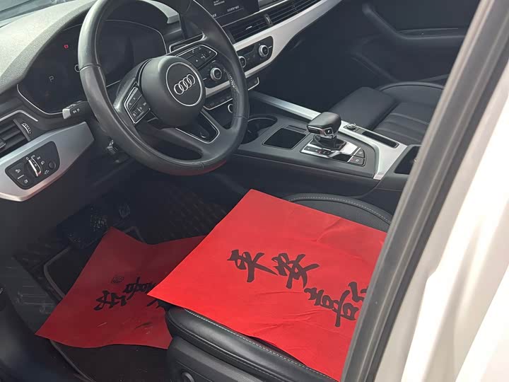 Фото 4 - Audi A4L