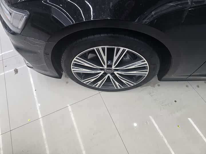 Фото 3 - Audi A6L