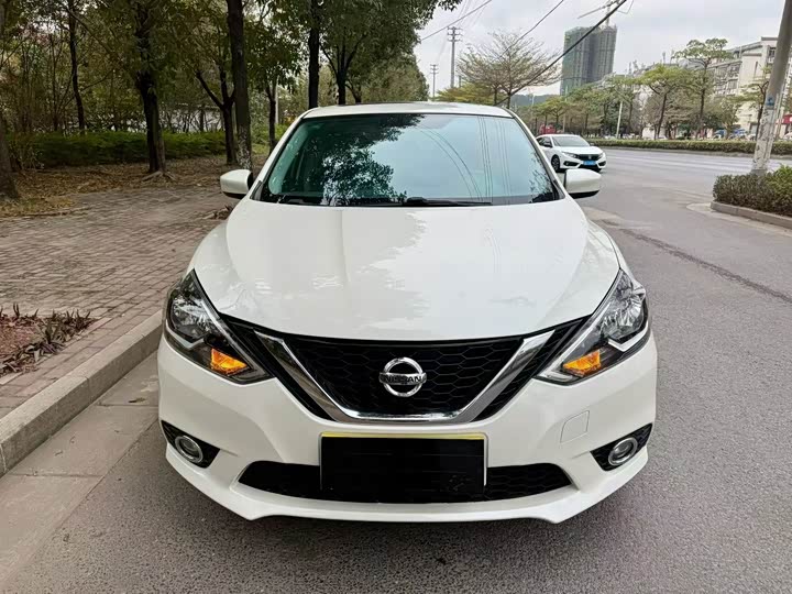Фото 2 - Nissan Sylphy