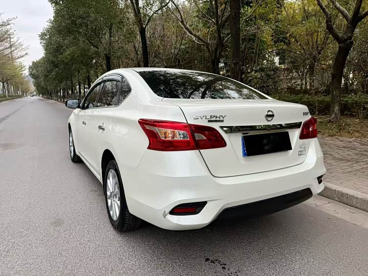 Фото 4 - Nissan Sylphy