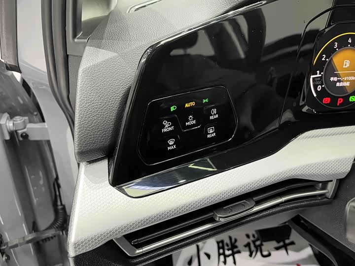 Фото 7 - Volkswagen Golf