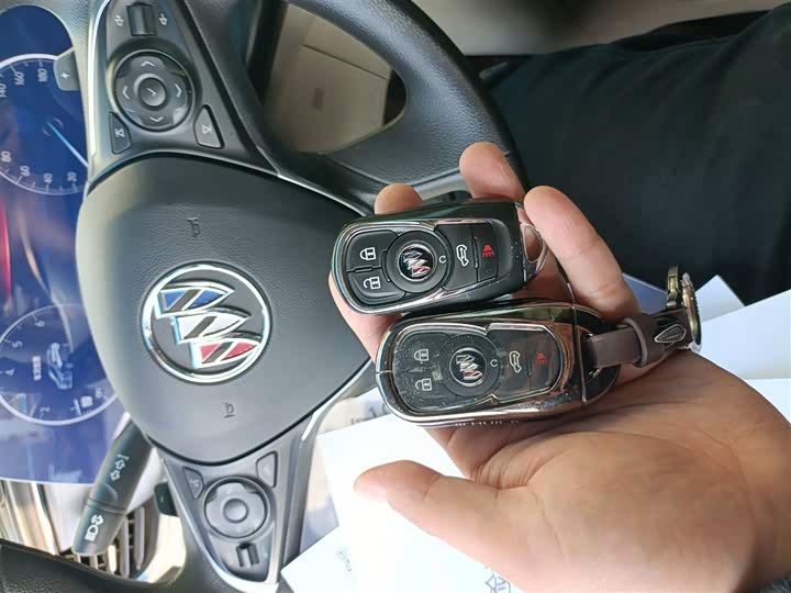 Фото 9 - Buick GL8 ES