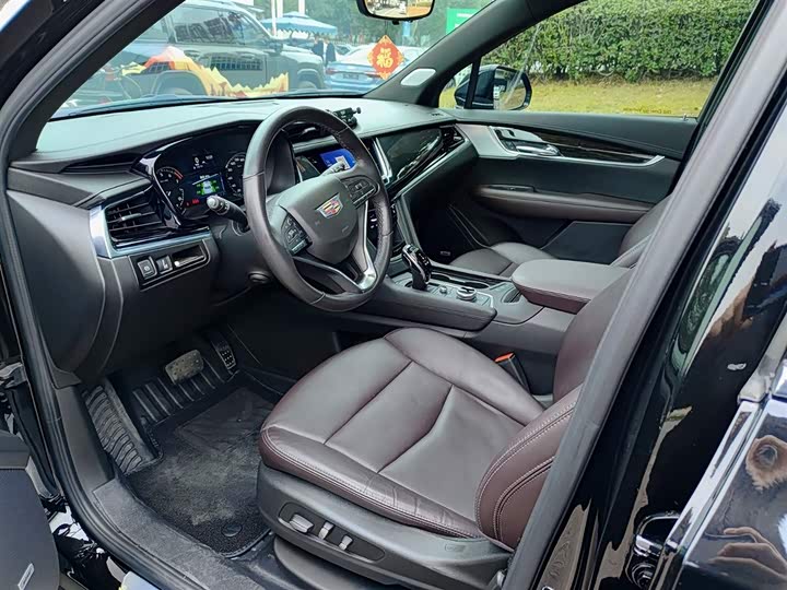 Фото 7 - Cadillac XT6