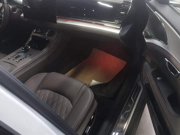 Фото 8 - BYD Han