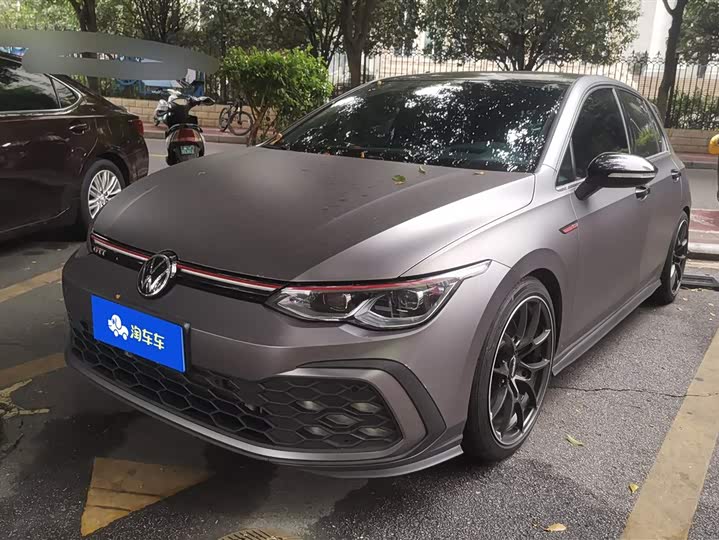 Фото 1 - Volkswagen Golf GTI