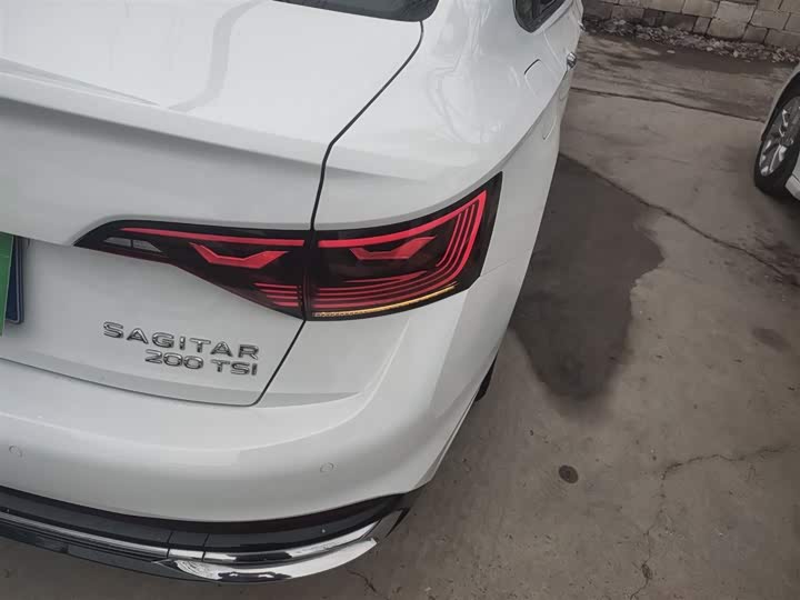 Фото 8 - Volkswagen Sagitar L