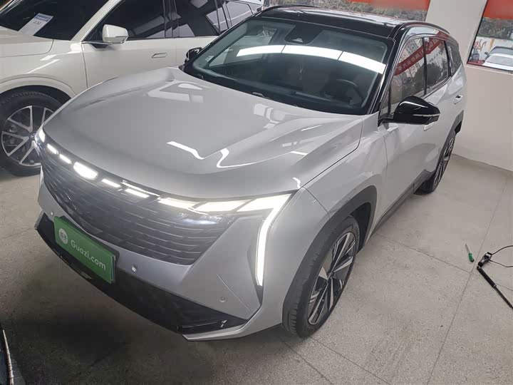 Фото 2 - Geely Atlas L