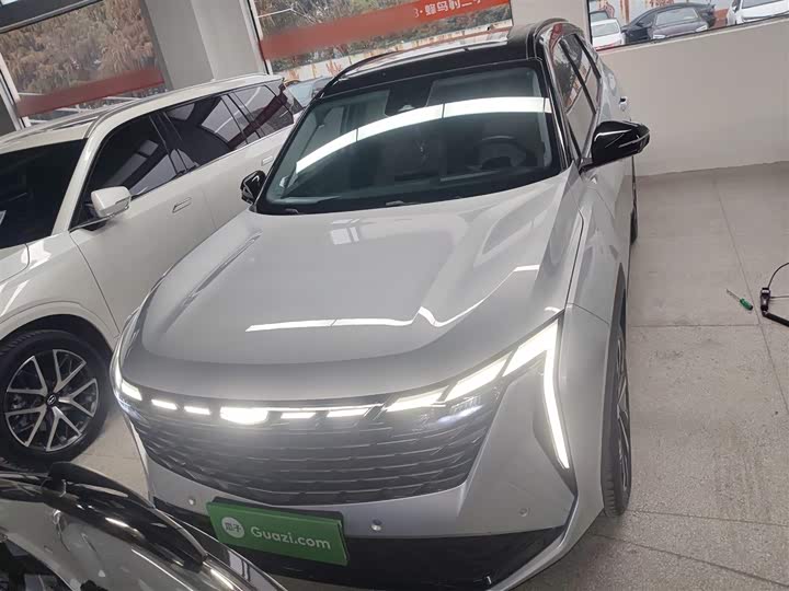 Фото 3 - Geely Atlas L