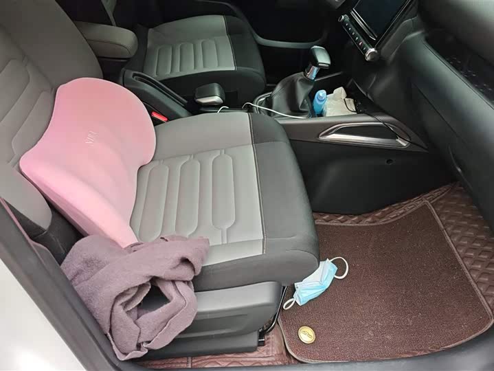 Фото 8 - Citroen C4 Aircross