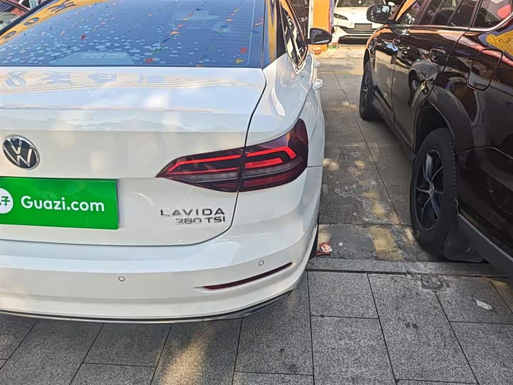 Фото 8 - Volkswagen Lavida