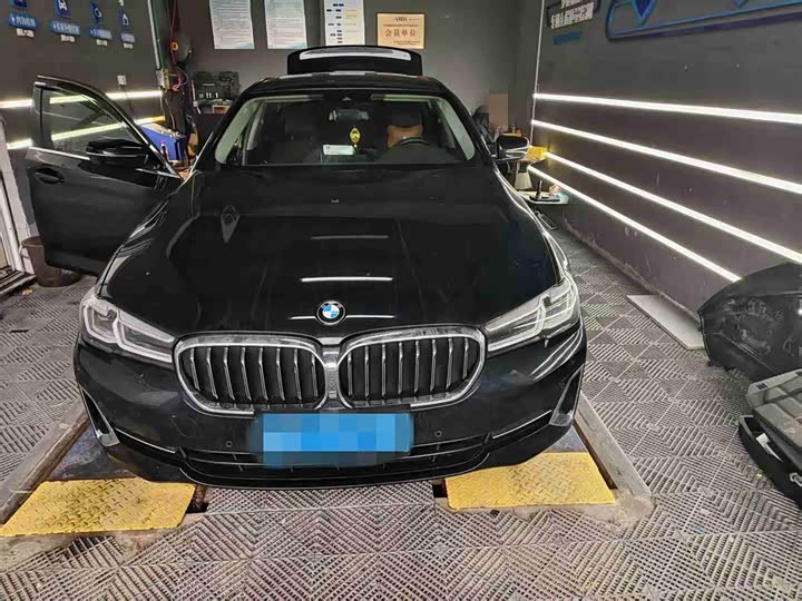 Фото 2 - BMW 5 Series