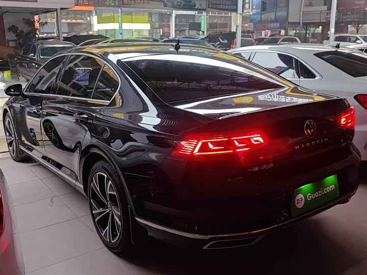 Фото 5 - Volkswagen Magotan