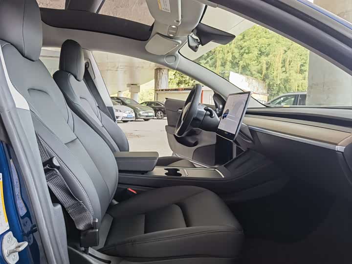 Фото 7 - Tesla Model 3