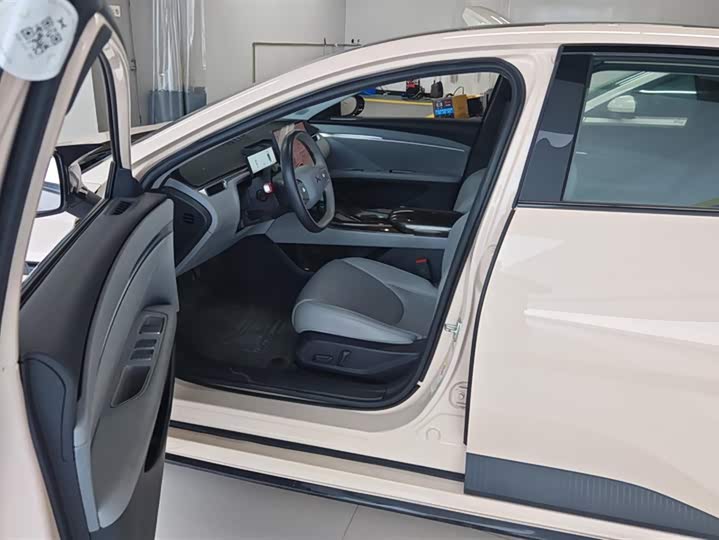 Фото 9 - XPeng Mona M03