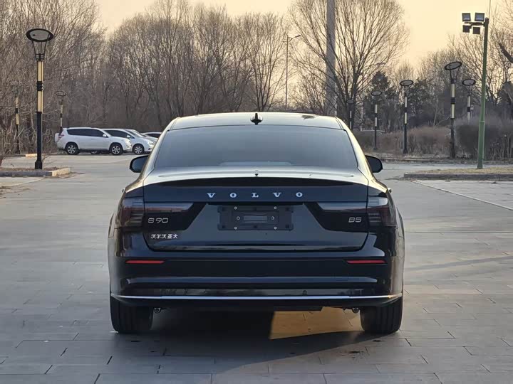 Фото 4 - Volvo S90