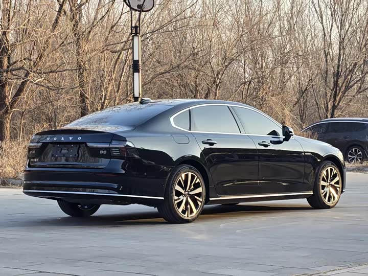 Фото 5 - Volvo S90