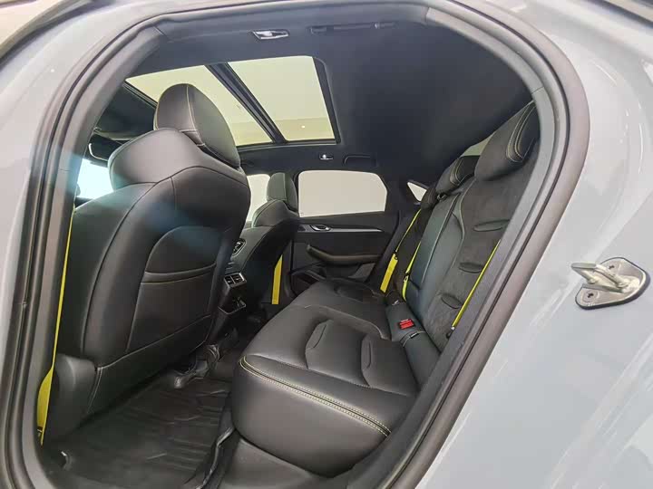 Фото 6 - Geely Preface