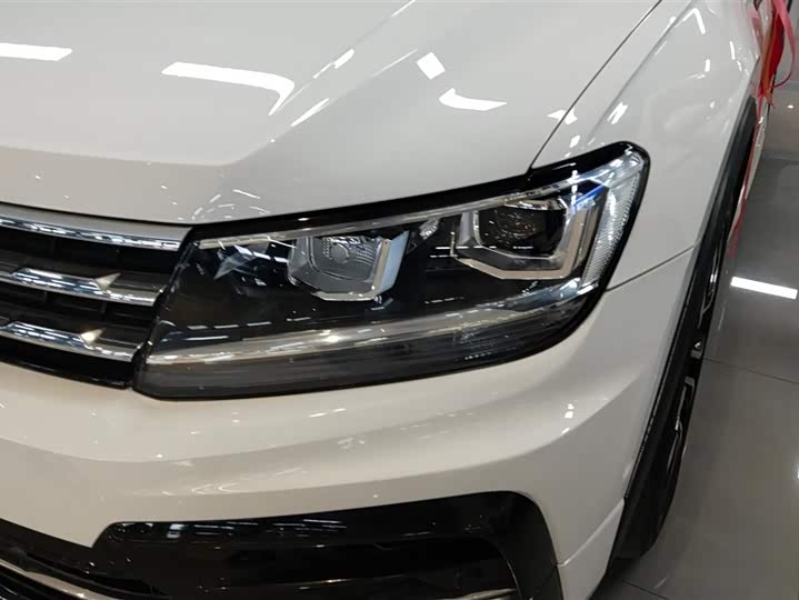 Фото 5 - Volkswagen Tiguan L Pro