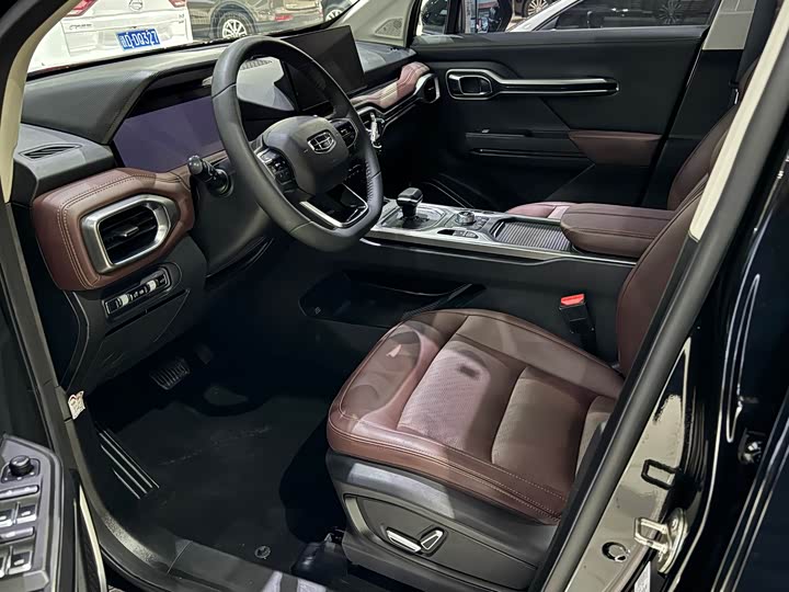 Фото 3 - Geely Okavango