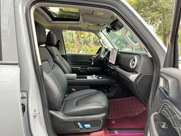 Фото 5 - Tank 300 Hybrid