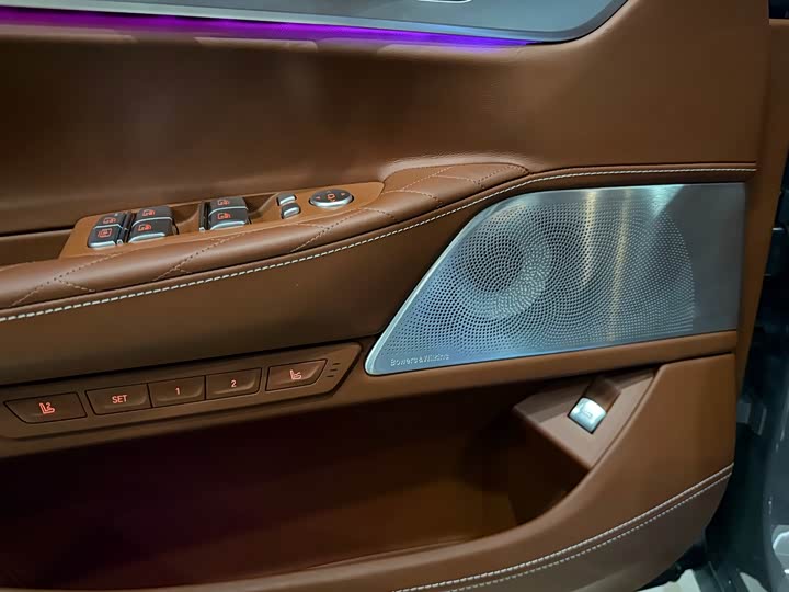 Фото 8 - BMW 7 Series